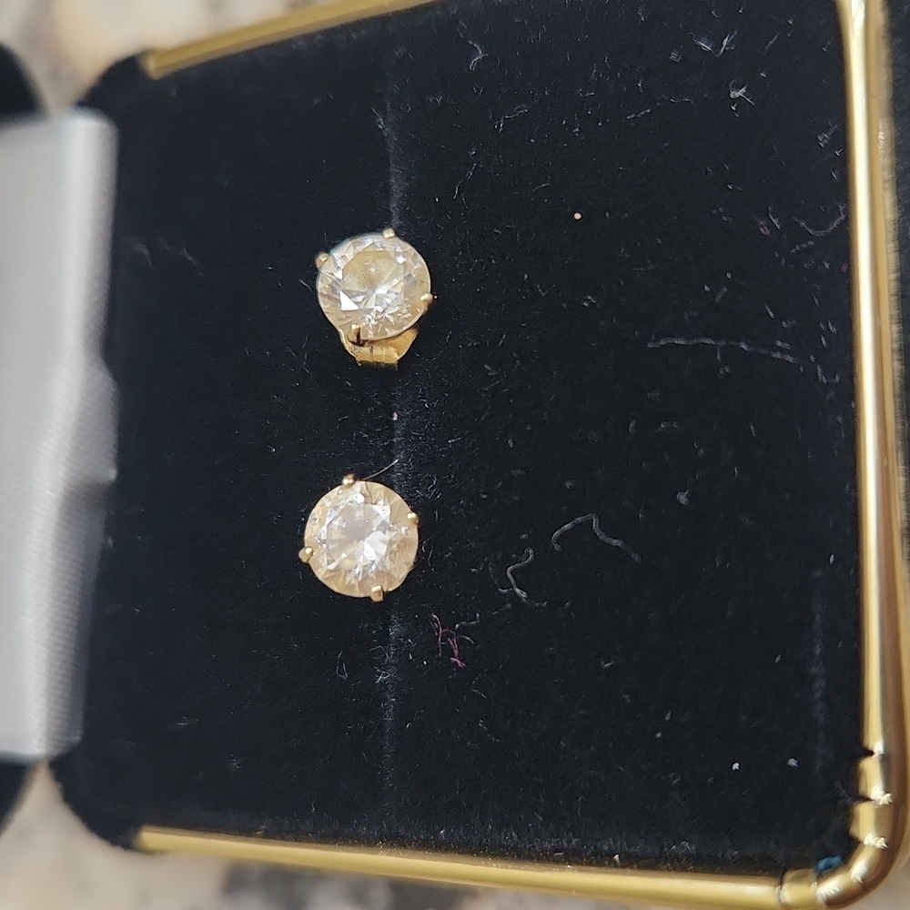 14k yellow gold earring